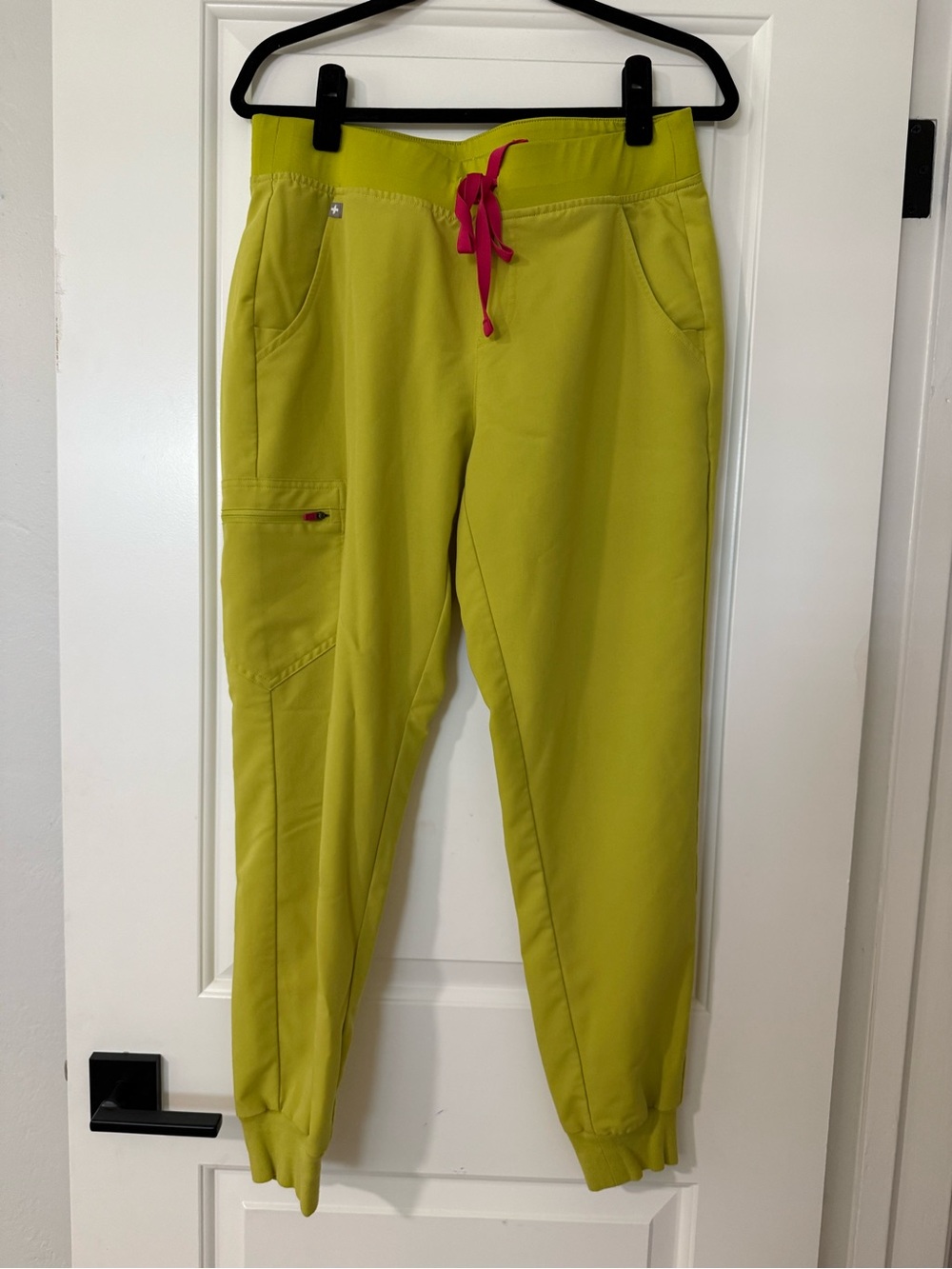 Figs Women’s Zamora Joggers (regular waist, NOT high waisted) - M / Limeade